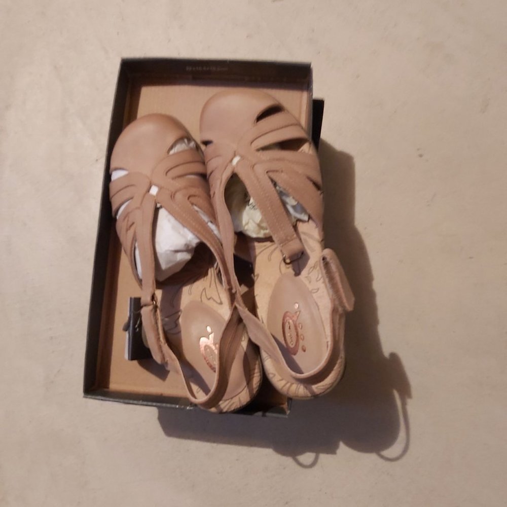Brand New Denver Hayes Sandals